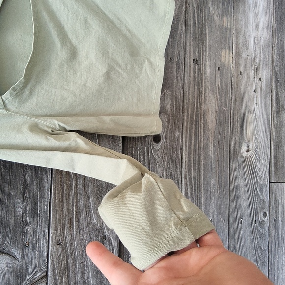 Cotton On light green long sleeved top size small - Picture 4 of 7
